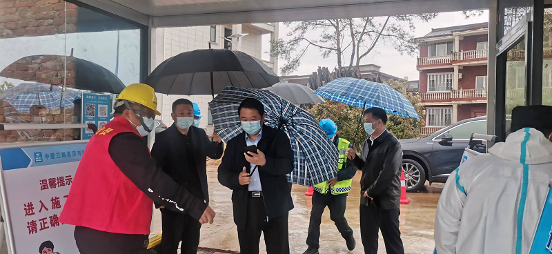集團(tuán)公司黨委委員、副總經(jīng)理羅輝赴西二環(huán)高速項(xiàng)目檢查疫情防控及項(xiàng)目推進(jìn)工作